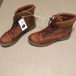 Women’s size 9 boots